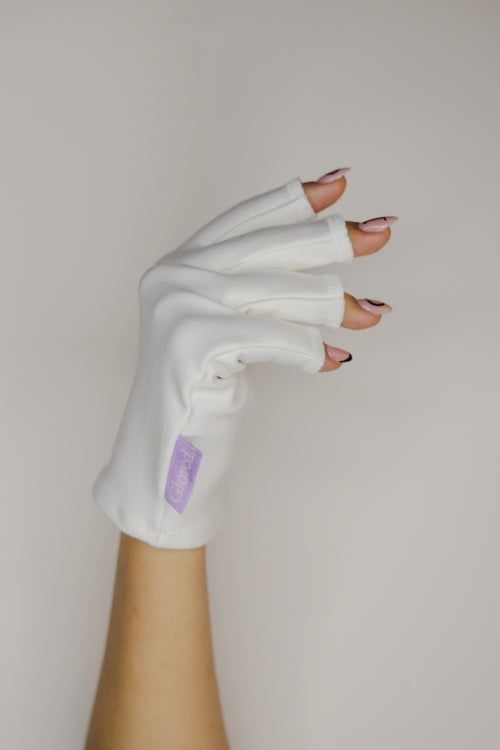 gloved-off-white